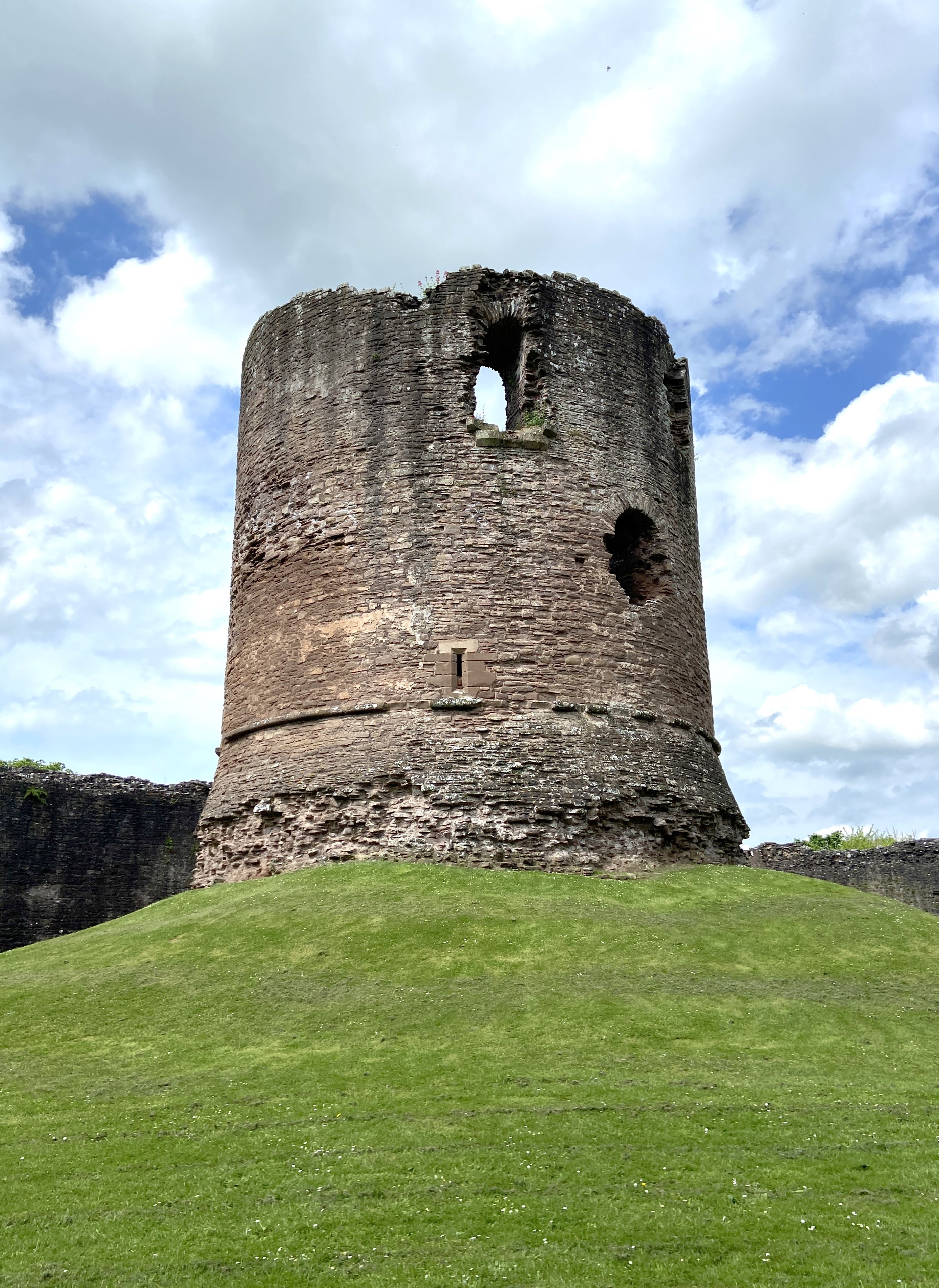 Skenfrith Castle